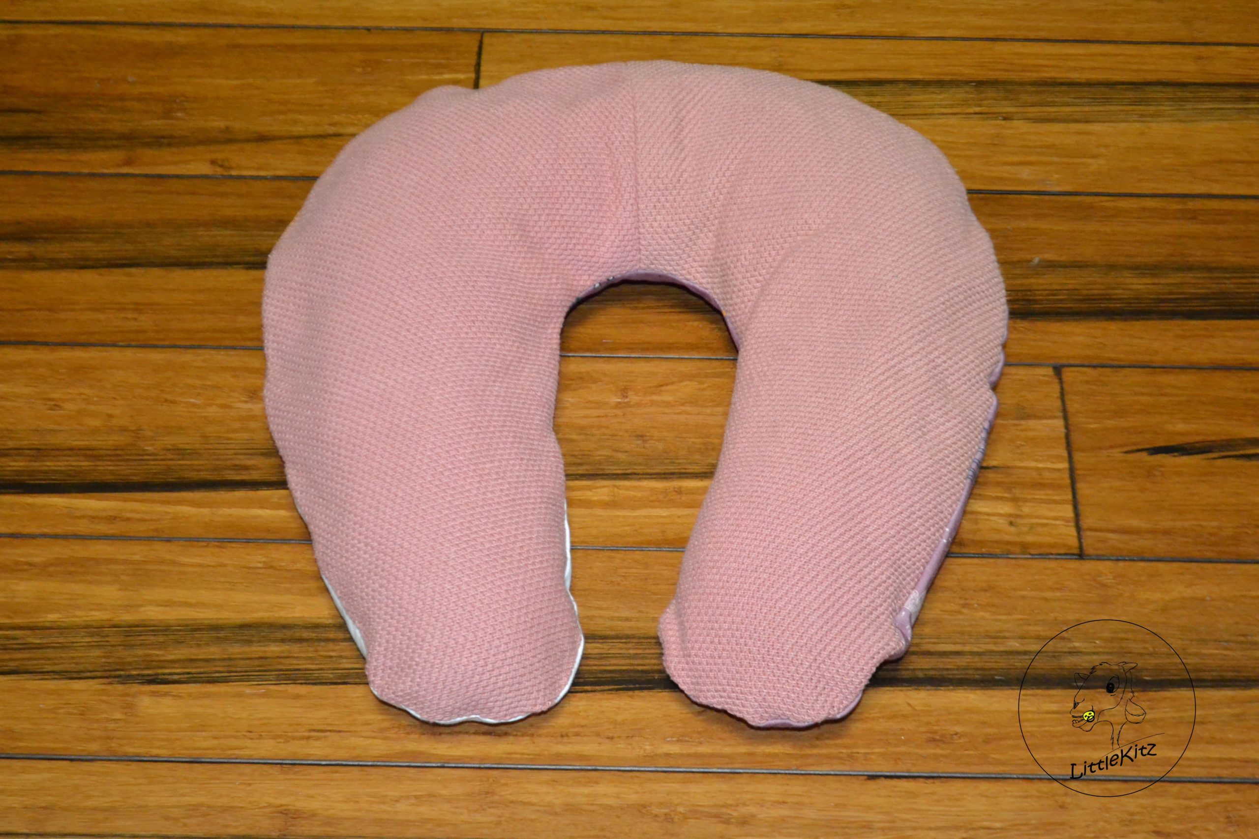 DSC_0162_mitLogo Stillkissen klein Kuschelzeit