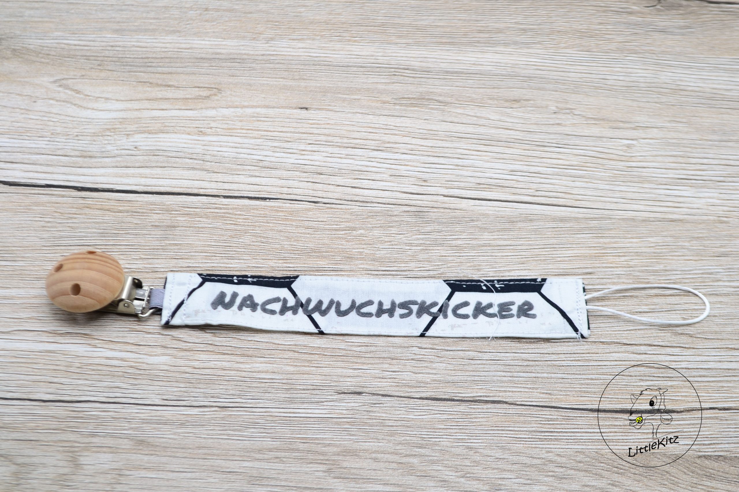 Schnullerkette Fussball personalisiert